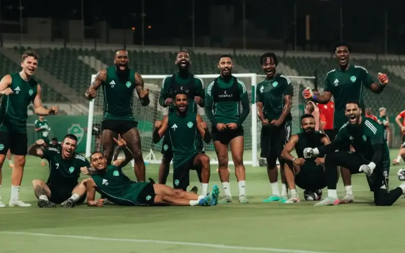 القنوات الناقلة لمباراة الأهلي ضد التعاون اليوم في الدوري السعودي مع الموعد والتشكيلة