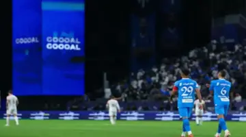الهلال يصارع أندية الدوري الإنجليزي على زميل سعود عبد الحميد