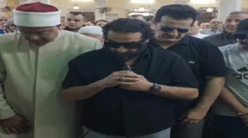 الوداع الأخير.. أبرز مشاهد جنازة والدة أحمد حلمي – أخبار السعودية