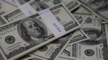 انخفاض سعر الدولار اليوم الأحد بمنتصف التعاملات.. الأخضر يهوي لأسفل | بنوك