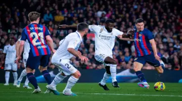 برشلونة يقترب من حسم لقب الدوري الإسباني أمام ريال مدريد في الكلاسيكو