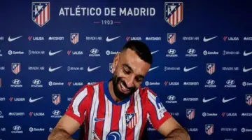 بعد تداول صورته.. هل انتقل محمد صلاح إلى أتليتكو مدريد؟