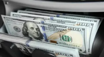 بكام مقابل الجنيه.. سعر الدولار في ختام التعاملات المسائية اليوم الأربعاء 13 مايو 2026