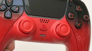 تتميز وحدات التحكم Hyperpop DualSense من PlayStation بأنها زاهية ولامعة وصاخبة ويصعب تجاهلها