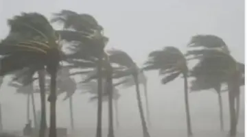 تحذيرات من رياح مثيرة للرمال والغبار وانخفاض الرؤية
