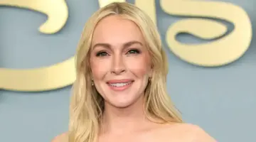 تشارك ليندسي لوهان صورة نادرة لابنها لويس البالغ من العمر عامين