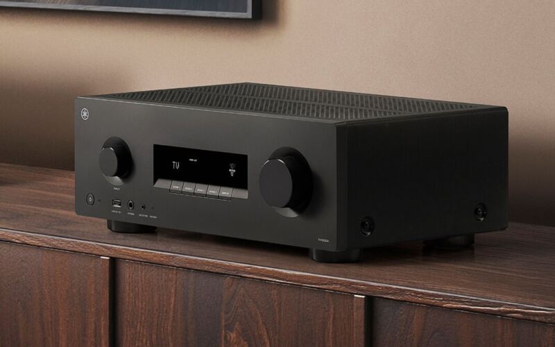 تعني أجهزة استقبال AV الجديدة ذات الميزانية المحدودة من Yamaha أنه يمكنك إنشاء نظام Dolby Atmos مع تمرير 4K و120 هرتز بسعر إعداد مكبر الصوت اللائق – كما أننا نقدم حزمة إعداد محيطي 5.1 لإثبات ذلك.