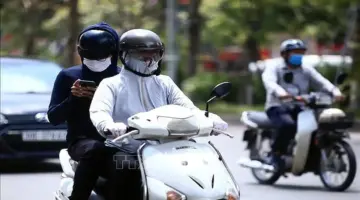 توقعات الطقس ليوم 22 مايو: ستشهد شمال فيتنام عواصف رعدية ليلاً، مع طقس حار ومشمس خلال النهار، وتحذير من فيضانات مفاجئة في المناطق الجبلية.