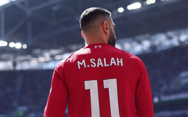 ثلاث وجهات فقط يمكنه الانتقال لها.. أسطورة ليفربول يوضح مستقبل محمد صلاح