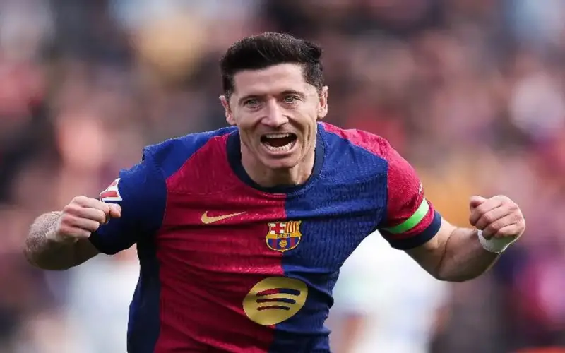 جافي يودع ليفاندوفسكي برسالة مؤثرة.. ويشيد بثقة فليك قبل كأس العالم