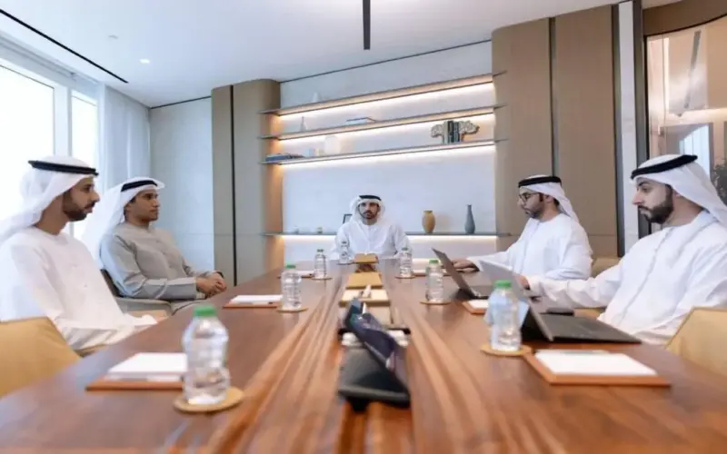 حمدان بن محمد: دبي بخبراتها وكفاءة فرقها قادرة على إيجاد حلول تعزز مكانتها مركزاً اقتصادياً عالمياً