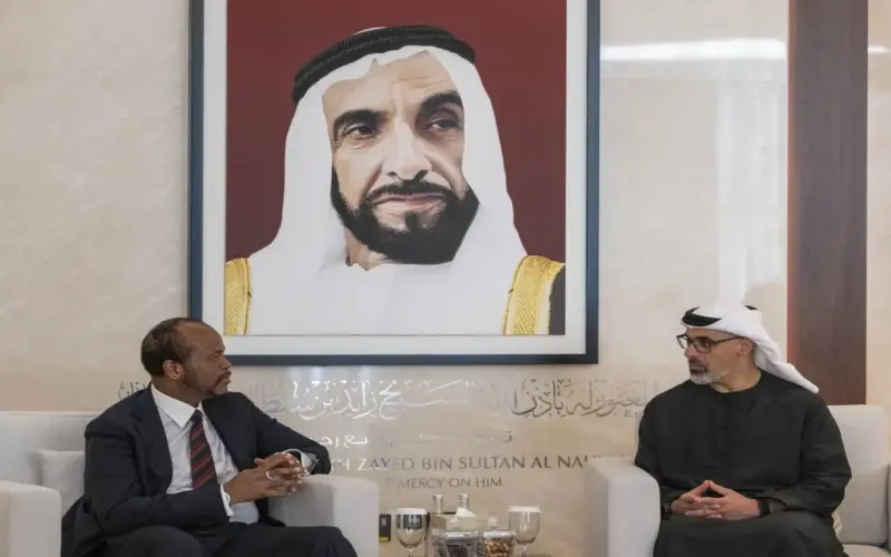 خالد بن محمد بن زايد يبحث مع ملك مملكة إسواتيني سُبل تعزيز التعاون الثنائي