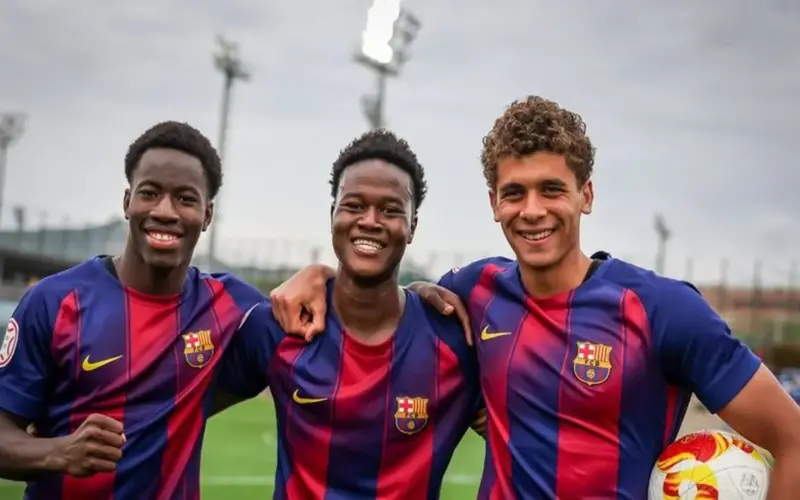 رئيس برشلونة الأسبق يتغنى بصفقة حمزة عبدالكريم: مستقبله كبير في أوروبا