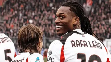 رونالدو يُحدث اضطراباً في مانشستر يونايتد، ويُحضر رافائيل لياو للانضمام إلى النصر.