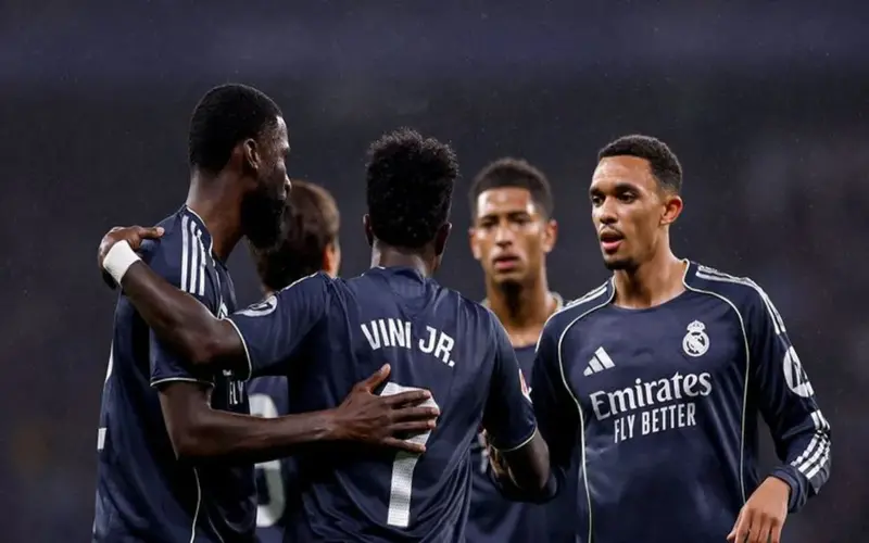 ريال مدريد يهزم إسبانيول ويؤجل حسم برشلونة للدوري الإسباني للكلاسيكو