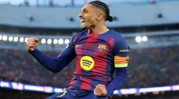 زوجة رافينها ترد على أنباء مفاوضات رحيله عن برشلونة