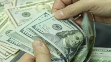 سعر الدولار بمنتصف تعاملات اليوم الأحد 10 مايو 2026.. في البنك المركزي بكام؟