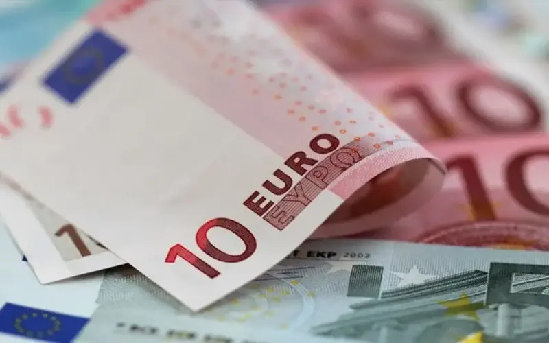 سعر اليورو اليوم الاثنين مقابل الجنيه المصري.. بكام في البنك الأهلي؟