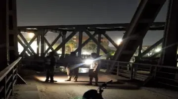 سقوط ثلاثة شباب في النيل من أعلي كوبري نجع حمادي أثناء فتح الكوبري لعبور المعديات