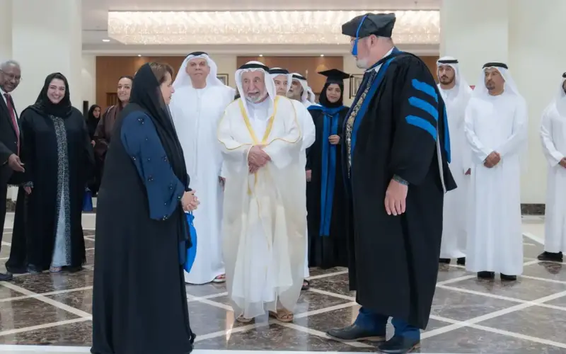 سلطان القاسمي يشهد حفل تخريج طلبة أكاديمية الفنون الأدائية