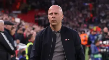 سلوت يحدد مستقبله مع ليفربول بعد عرض مفاجئ