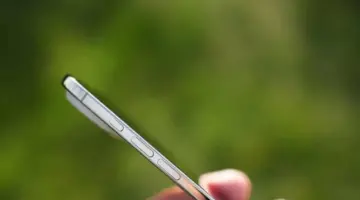 شهد هاتف iPhone 17 Air انخفاضاً قياسياً في السعر بلغ 10 ملايين دونغ فيتنامي: هل يمكن لمواصفاته القوية أن تعوض عن أوجه القصور في الكاميرا؟