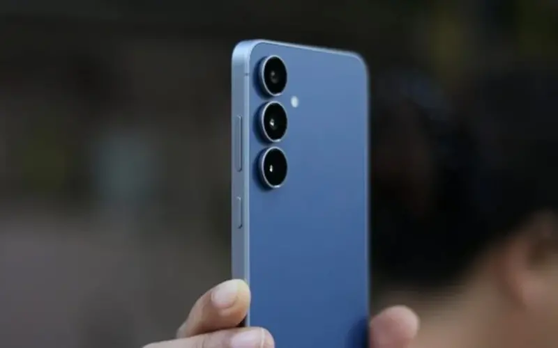 صور مسربة تكشف التصميم النهائي لهاتف Samsung Galaxy S26 FE قبل الإطلاق الرسمي