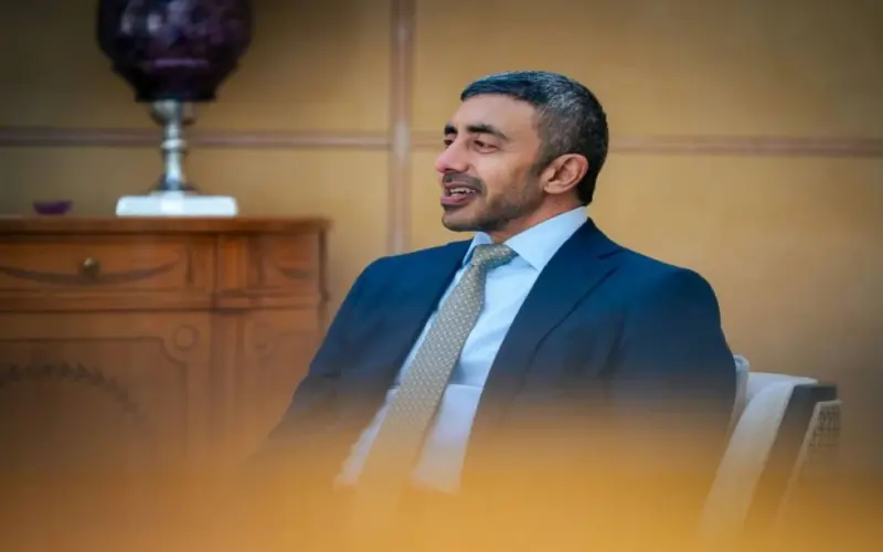 عبدالله بن زايد يلتقي مستشار الأمن الوطني البريطاني