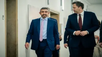 عبدالله بن زايد يلتقي نائب المستشار الألماني ووزير المالية