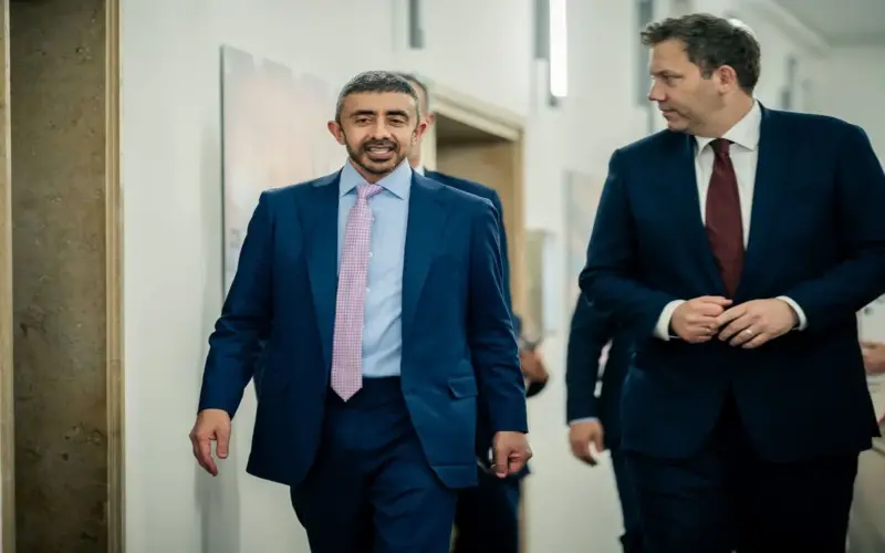 عبدالله بن زايد يلتقي نائب المستشار الألماني ووزير المالية