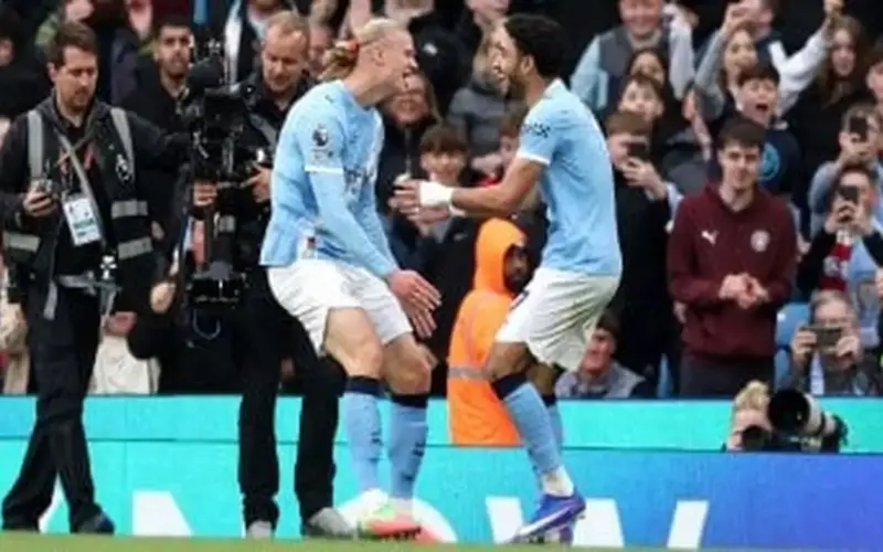 عمر مرموش في مهمة إنقاذ حلم الدوري مع مانشستر سيتي ضد كريستال بالاس