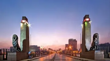 غلق كلي لكوبري قصر النيل في الإتجاه القادم من الجزيرة لميدان التحرير