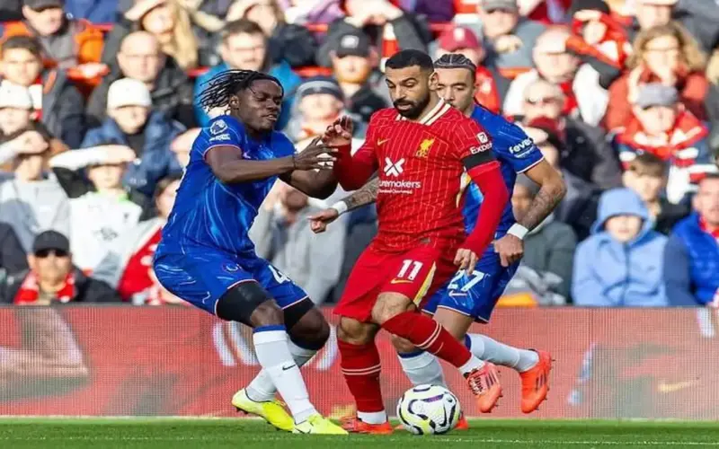 قمة أنفيلد في موعد مبكر.. ليفربول يستضيف تشيلسي في صراع المربع الذهبي بالدوري