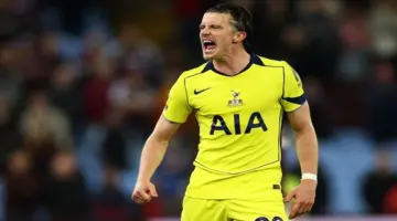 لاعبٌ يعادل لاعبين في الدوري الإنجليزي!!