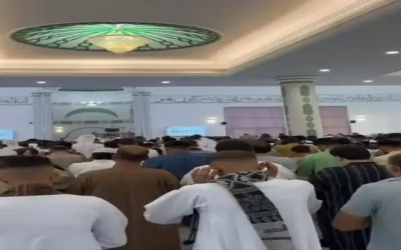مآذن العين تصدح بتكبيرات العيد