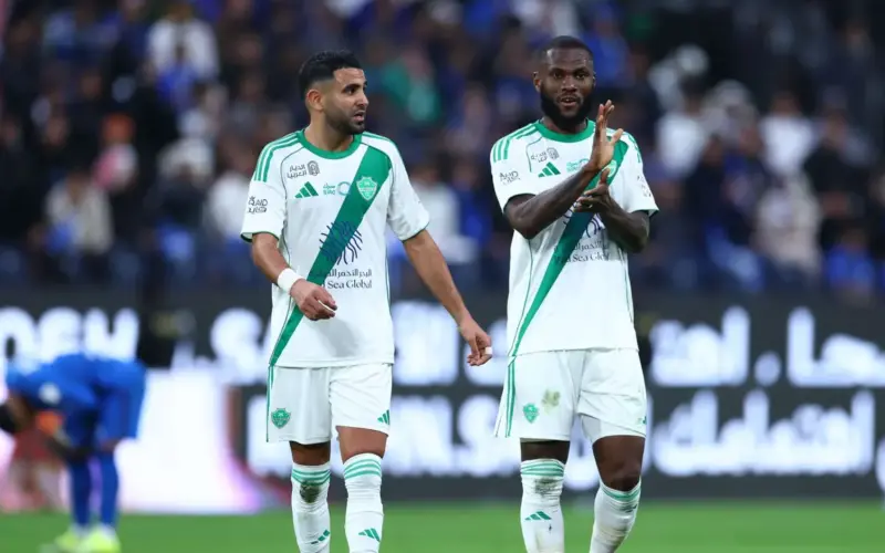 ما القنوات الناقلة لمباراة الأهلي والحزم في دوري روشن السعودي 2025-2026؟ وكيف تشاهدها عبر الإنترنت؟