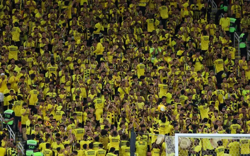 ما القنوات الناقلة لمباراة الاتحاد والنجمة في دوري روشن السعودي 2025-2026؟ وكيف تشاهدها عبر الإنترنت؟