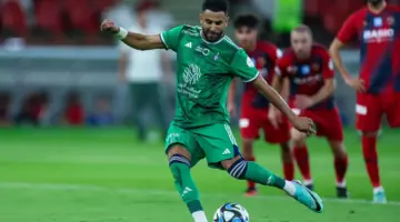 ما القنوات الناقلة لمباراة الرياض والأهلي في دوري روشن السعودي 2025-2026؟ وكيف تشاهدها عبر الإنترنت؟