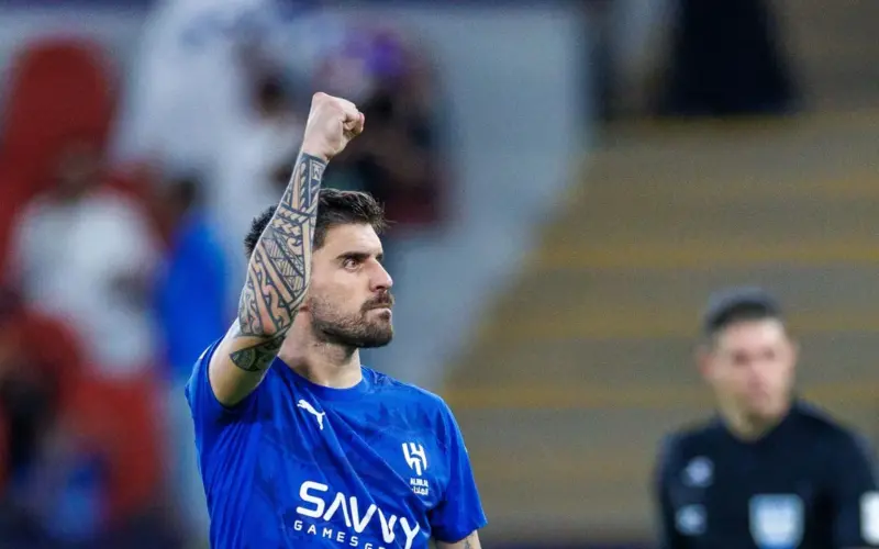 ما القنوات الناقلة لمباراة الفيحاء والهلال في دوري روشن السعودي 2025-2026؟ وكيف تشاهدها عبر الإنترنت؟