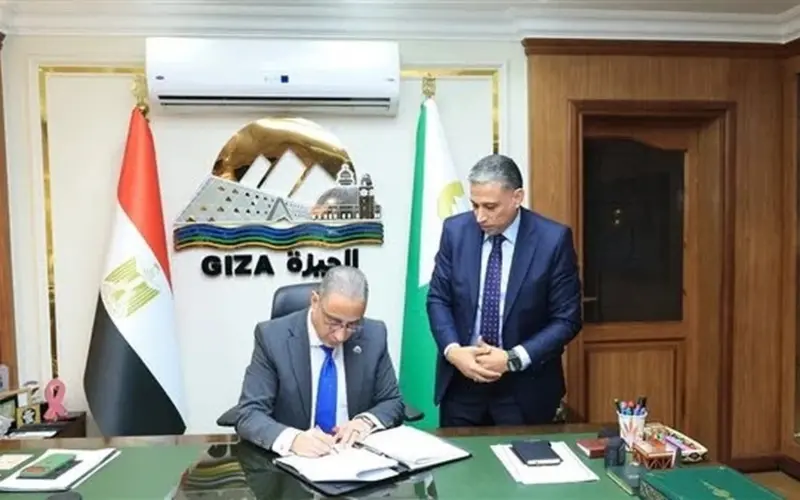 محافظ الجيزة يعتمد ترقية 5 آلاف معلم ويقرر منح علاوة تشجيعية لـ90 موظفًا بالتعليم