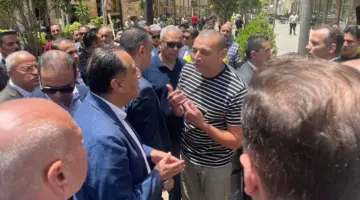 مدبولي يطمئن أحد مستاجري الإيجار القديم بوسط القاهرة.. ماذا قال