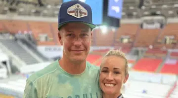 مدرب CrossFit على أجهزة الإنعاش بعد حادث عربة الجولف