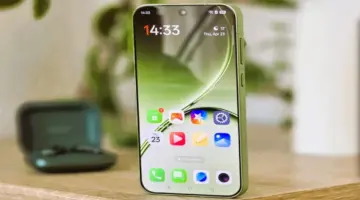 هاتف صغير يتفوق على iPhone 17 وGalaxy S26 في الأداء والمواصفات – 25H