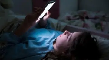هواتف المراهقين تسرق نومهم.. خبراء يحذرون من آثار السهر الرقمي على الصحة والتعلم