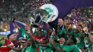 يايسله يحسم مصير أجانب الأهلي الثمانية قبل مباراة الخلود في الدوري السعودي