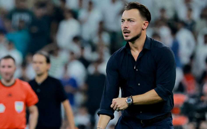 يايسله: شائعات رحيلي من أهلي جدة أمر طبيعي
                
                تحدث الألماني ماتياس يايسله مدرب أهلي جدة حول التقارير التي تربطه بالرحيل لفرق أخرى.
                الثلاثاء، 12 مايو 2026 – 11:20