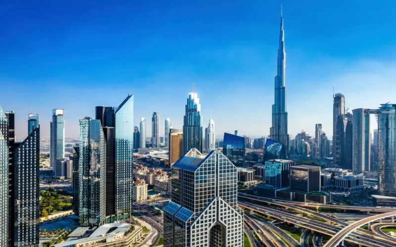 الإمارات تعزّز استثماراتها في البنية التحتية الرقمية والقدرات الحاسوبية والذكاء الاصطناعي
