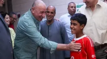 الخطيب يطمئن على تطورات الحالة الصحية لـ«مشجع الأهلي»
