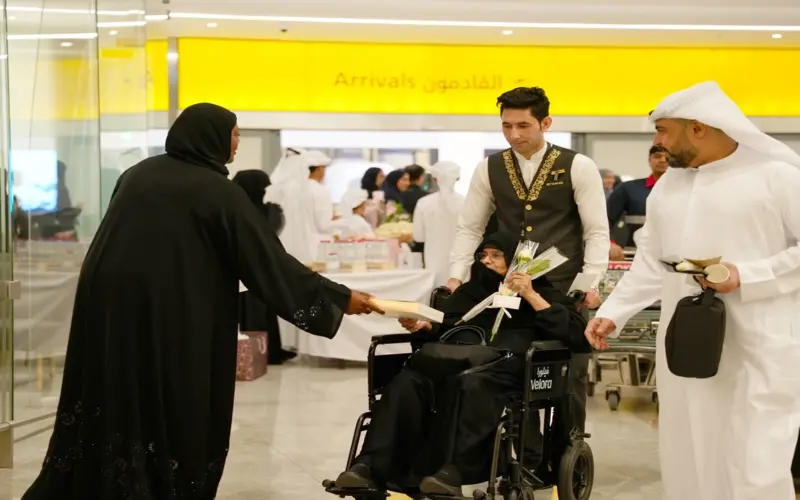 “الشؤون الإسلامية والأوقاف والزكاة” تستقبل الحجاج في المطارات