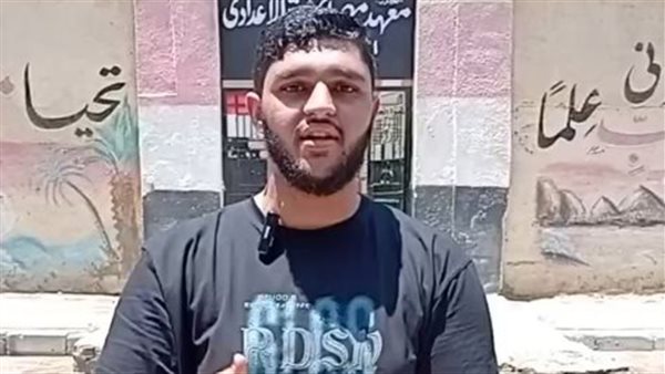 الطالب صاحب واقعة إخفاء هاتف في ظهره خلال امتحانات الثانوية الأزهرية: كنت خايف يتسرق وعمري ما غشيت| بث مباشر